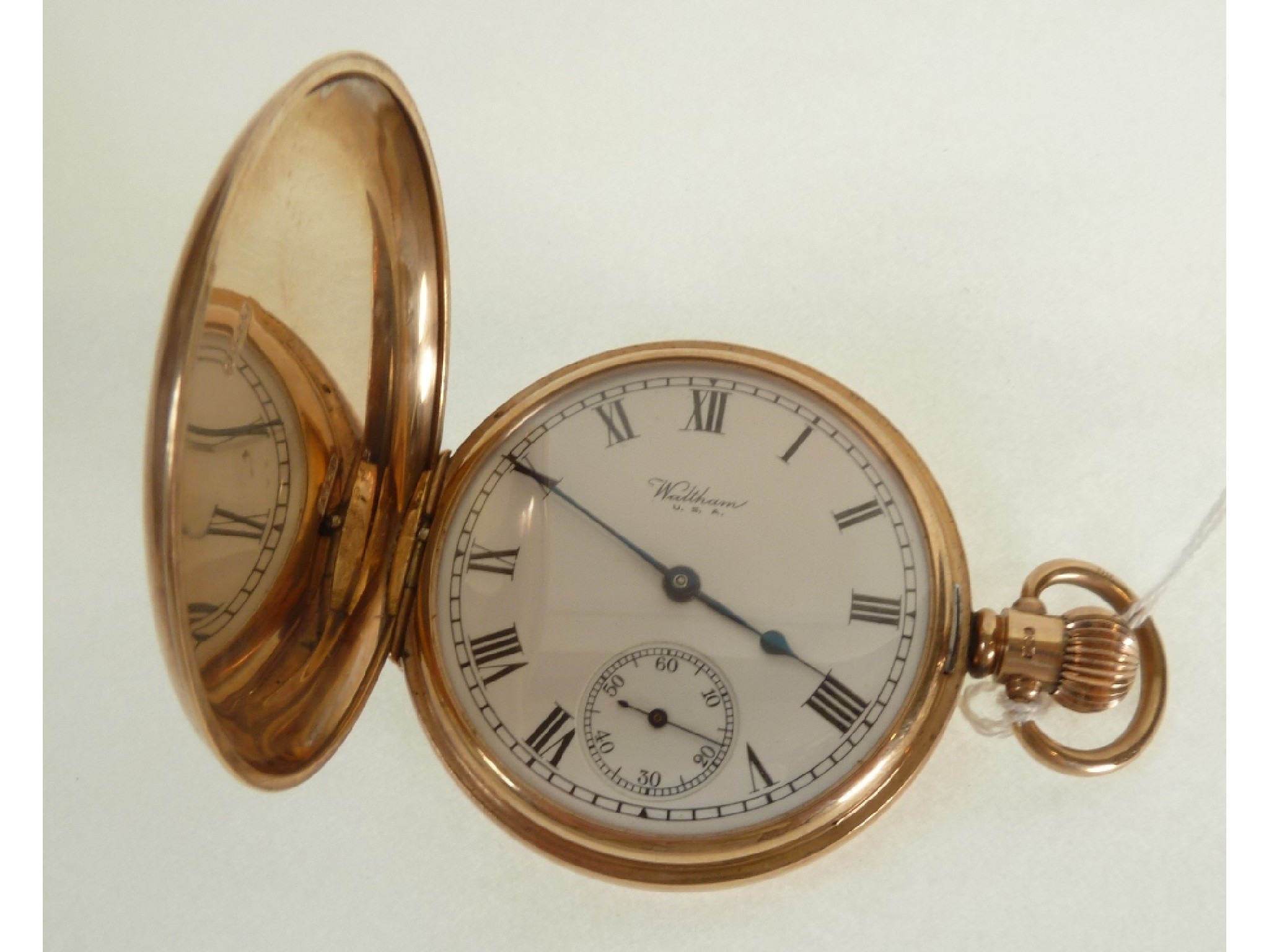 Appraisal: A WALTHAM USA CT GOLD CASED HUNTER POCKET WATCH keyless