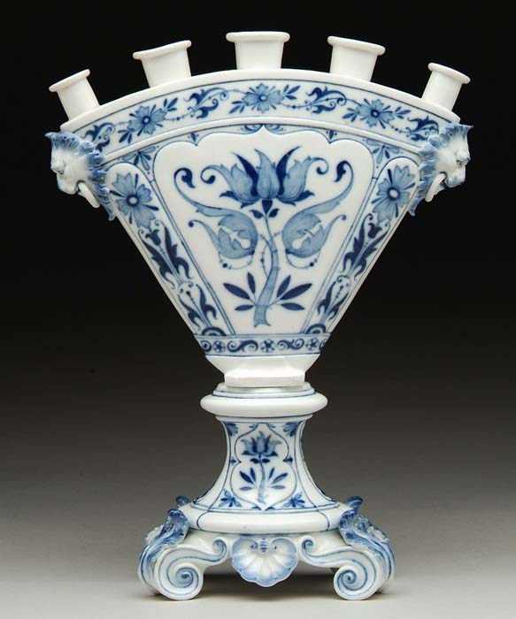 Appraisal: RARE MEISSEN BLUE ONION PATTERN TABLE VASE Fan shaped vase