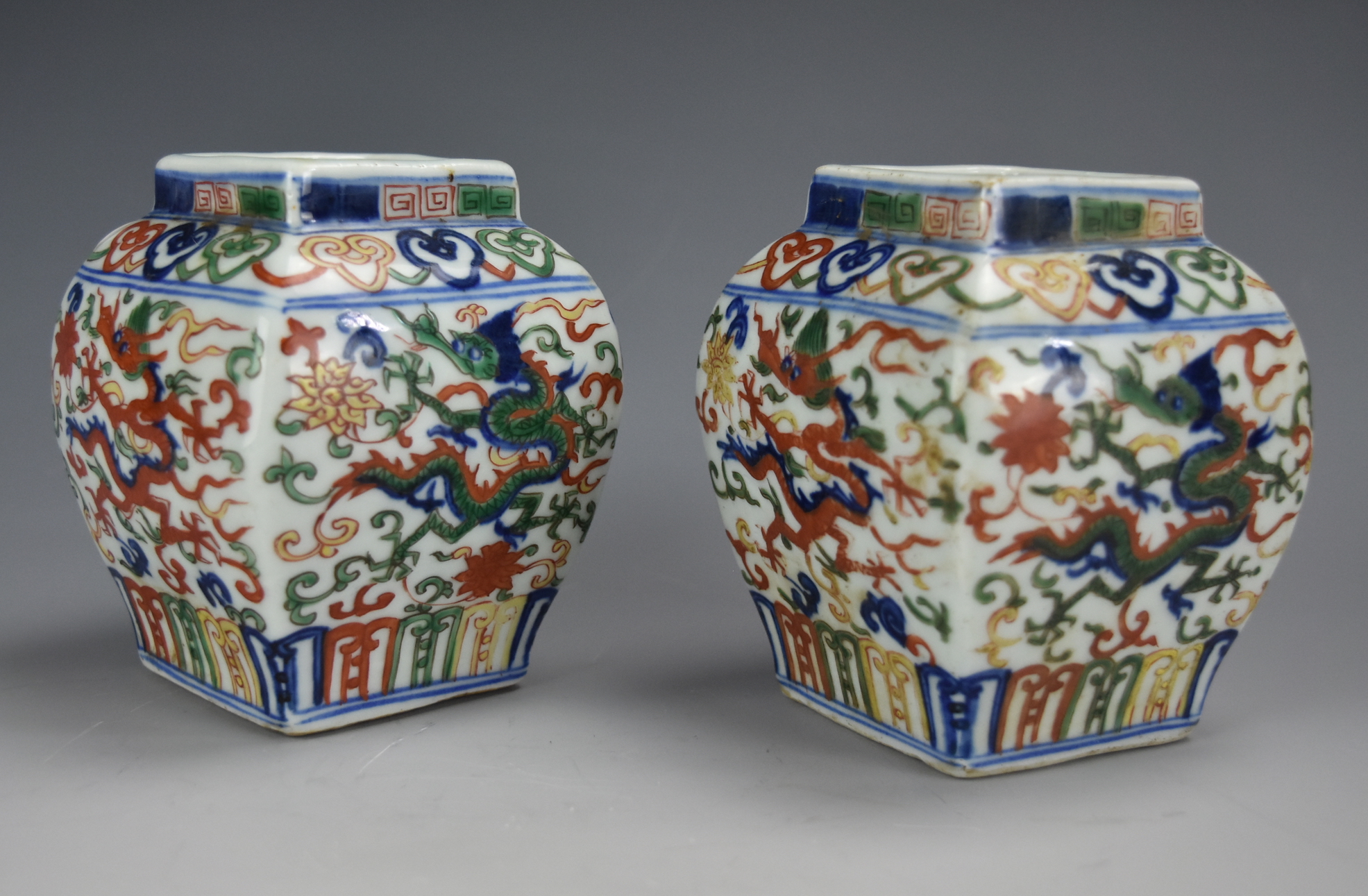 Appraisal: PAIR OF FAMILLE VERTE DRAGON JARS W WANLI MARK A