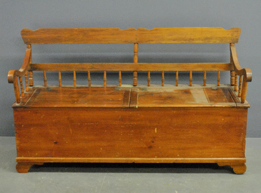 Appraisal: - Pennsylvania pine woodbox settee c with half-spindle back h