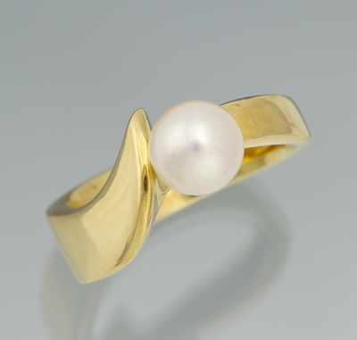 Appraisal: A Ladies' k Gold and Pearl Ring k yellow gold