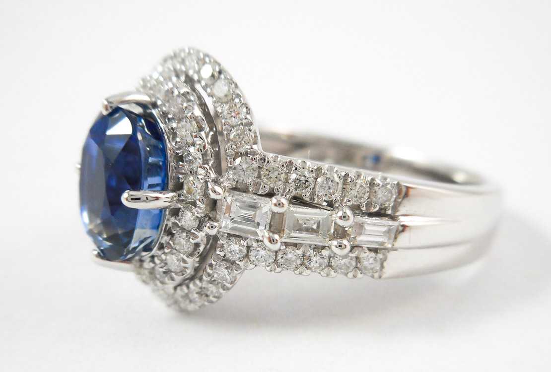 Appraisal: SAPPHIRE DIAMOND AND FOURTEEN KARAT GOLD RING The white gold