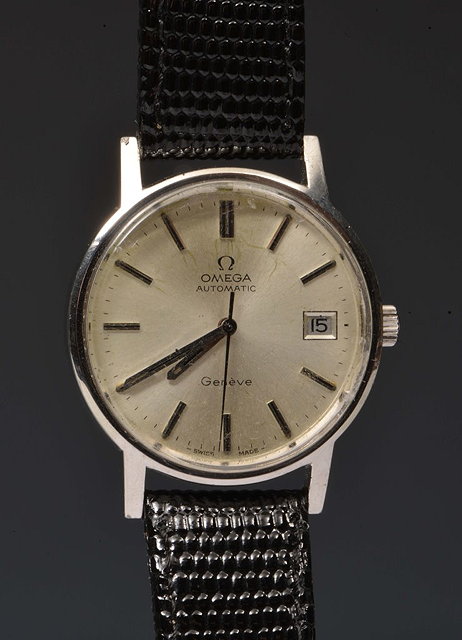 Appraisal: A GENT'S STAINLESS STEEL OMEGA AUTOMATIC WRIST WATCH with date