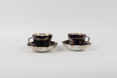 Appraisal: A pair of Meissen teacups and saucers circa one cup