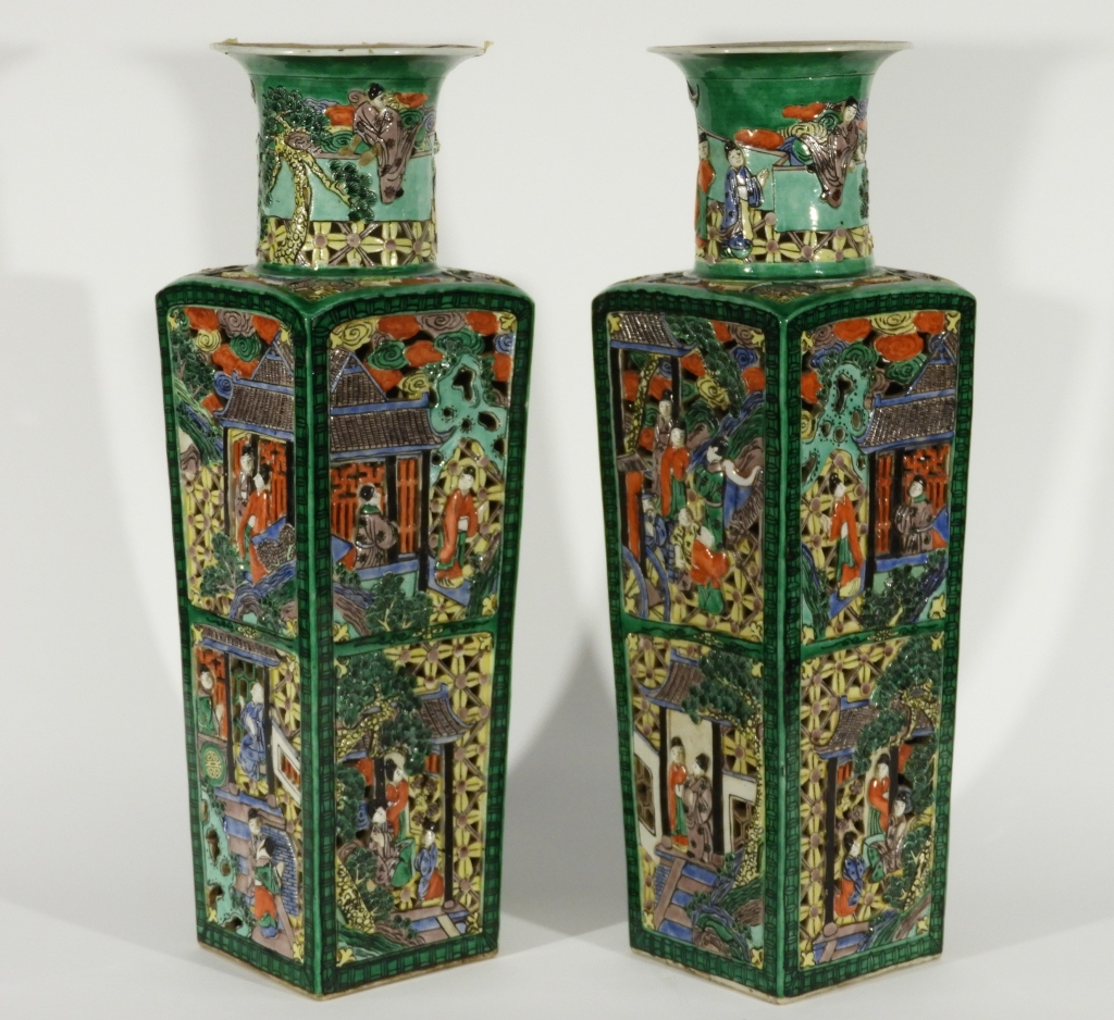 Appraisal: PR CHINESE FAMILLE VERTE RETICULATED PANEL VASES China Qing dynastyTapered