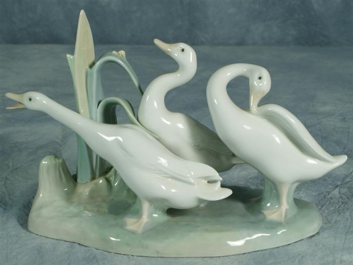 Appraisal: Lladro triple goose figurine long x tall no damage Estimate