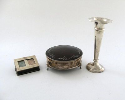 Appraisal: A mixed lot of silver items comprising a silver mounted