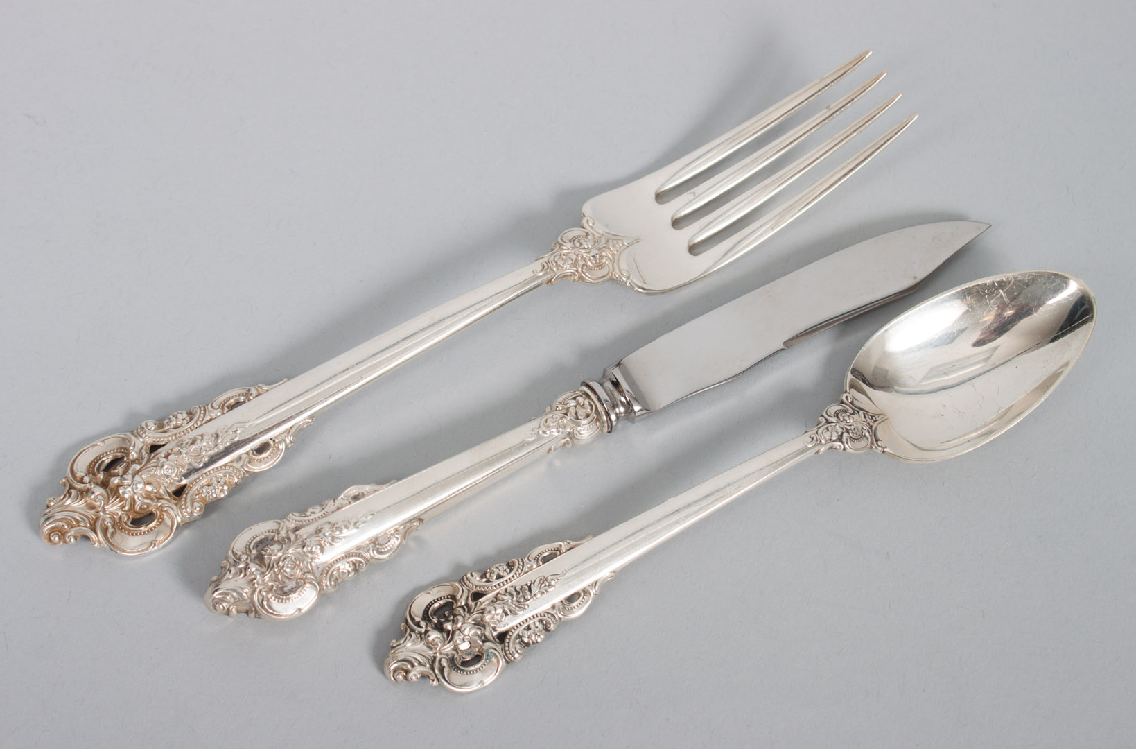 Appraisal: Twenty-two Wallace sterling silver flatware pieces in the Grande Baroque