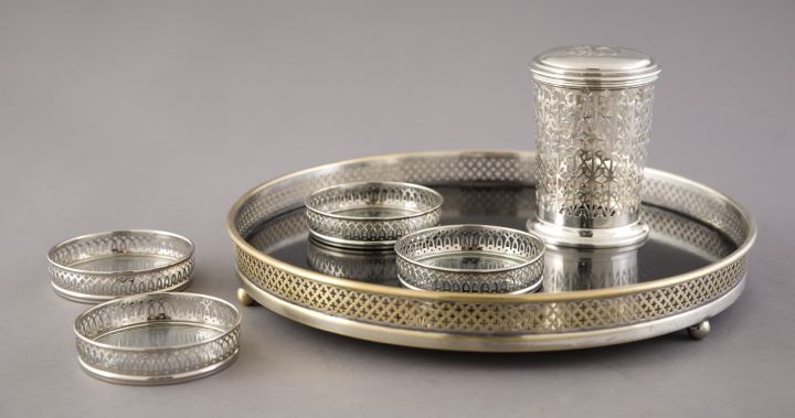 Appraisal: Six American Silver Serving Pieces consisting of an Old Newbury