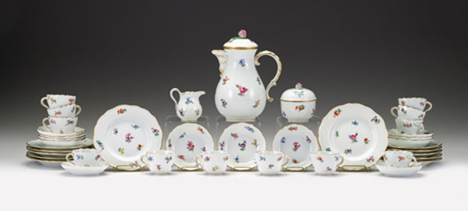 Appraisal: Meissen porcelain dessert service early th century Painted with flowers