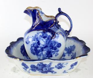 Appraisal: English Doulton Burslem Gloire de Dijon pitcher and basin English