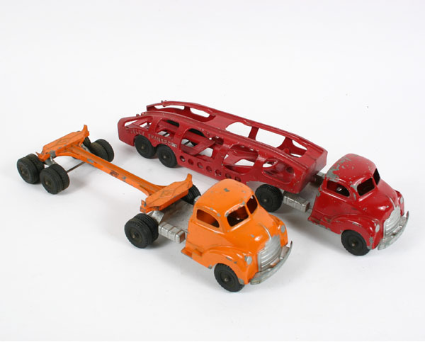 Appraisal: Lot of Hubley toy trucks car transporter with ramp and