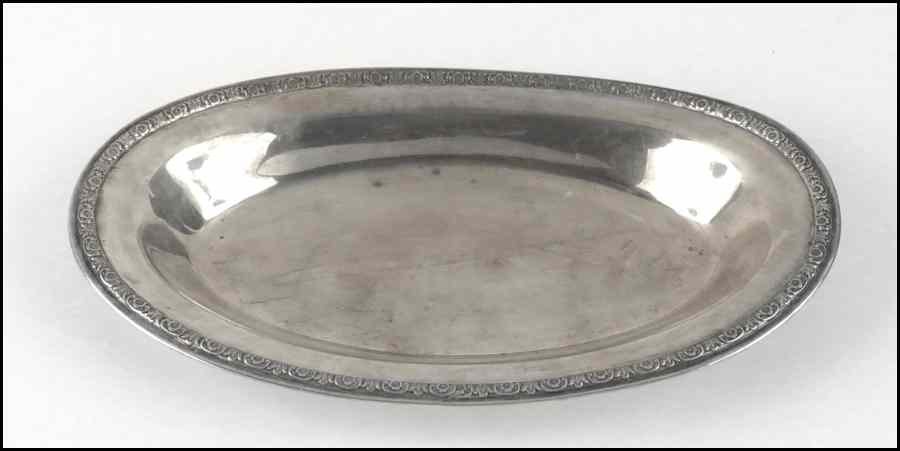 Appraisal: INTERNATIONAL STERLING SILVER BREAD DISH Prelude pattern Width '' Length