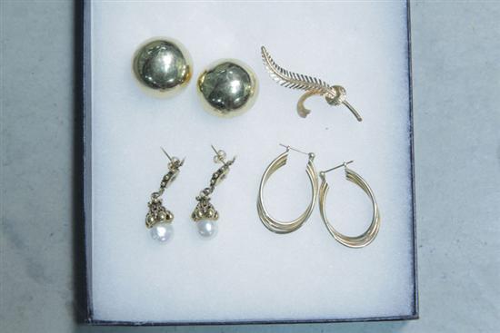 Appraisal: FOUR PIECES JEWELRY Three pair of gold earrings one marked