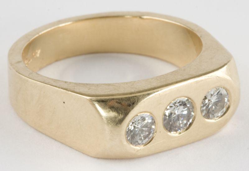 Appraisal: KT Yellow Gold and Diamond Gent's Ring simply set with