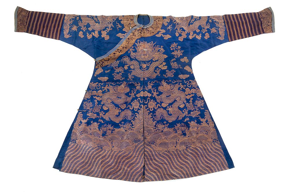 Appraisal: A Blue Ground Silk Dragon Robe Collar to hem in