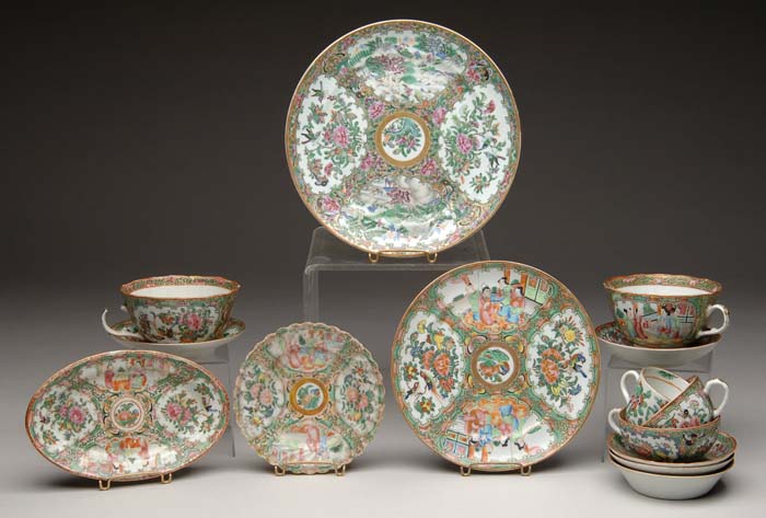 Appraisal: LOT OF FOURTEEN PIECES OR ORIENTAL EXPORT PORCELAIN Lot consists