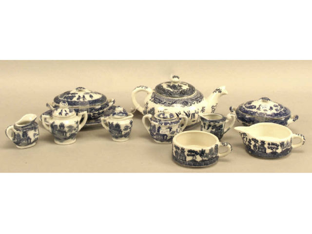 Appraisal: Collection of blue willow includes three piece tea set and