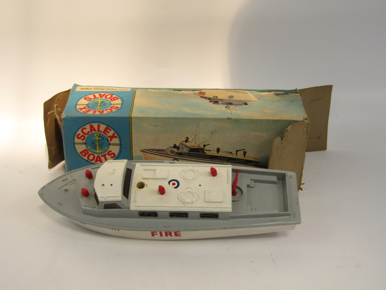 Appraisal: A Tri-ang Scalex Boat model RAF Air-Sea rescue tender clockwork