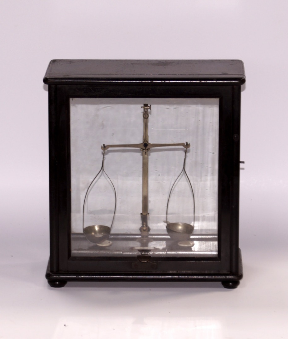 Appraisal: A set of early thC ebonised chemist scales with metal