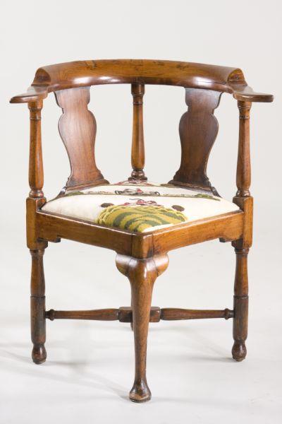 Appraisal: George II Corner Chair th Century elm wood round about