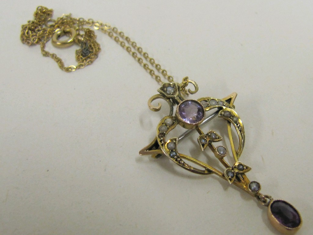 Appraisal: Edwardian ct gold seed pearl and amethyst set pendant on