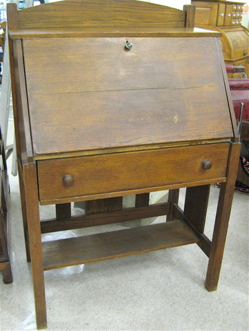 Appraisal: ARTS CRAFTS MISSION OAK WRITING DESK American c having a