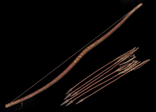 Appraisal: A TH C PLATEAU SINEW BACKED BOW WITH ARROWSThe good