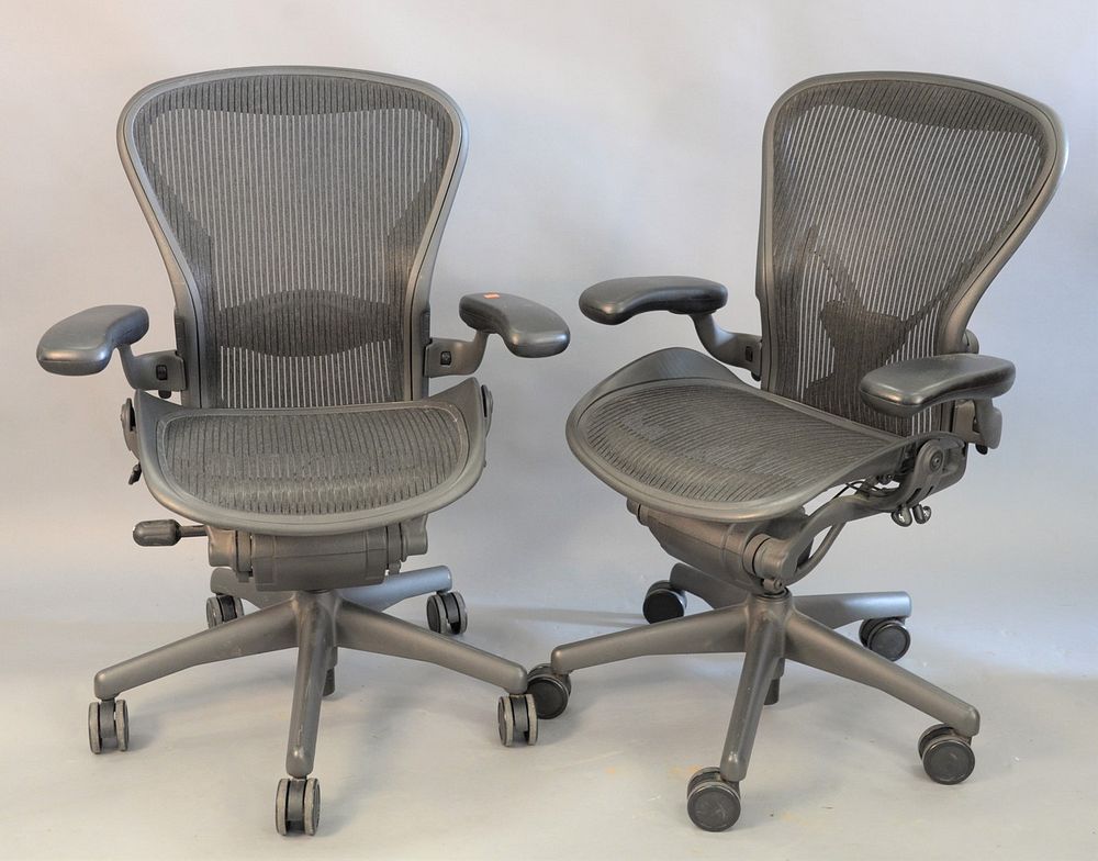 Appraisal: Pair of Herman Miller executive office armchairs on swivel bases