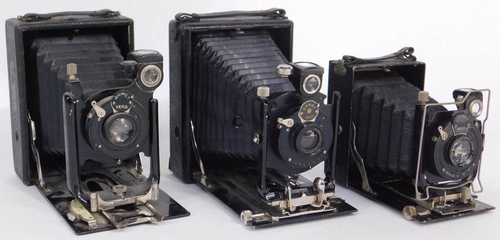 Appraisal: LOT OF GERMAN FOLDING PLATE CAMERAS Lot of German folding