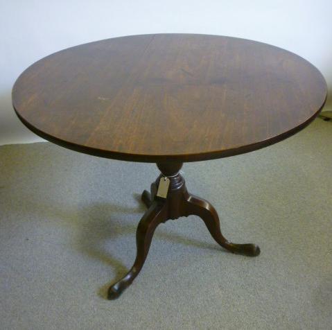 Appraisal: A GEORGE III MAHOGANY TRIPOD TABLE late th century the