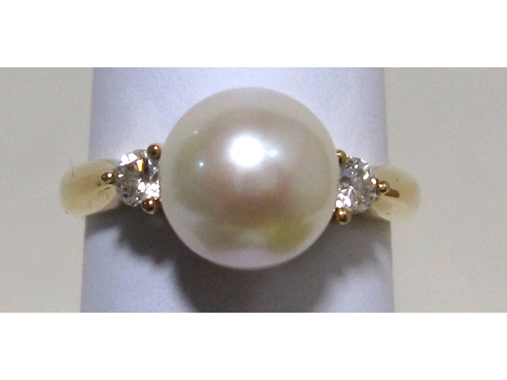 Appraisal: Mappin Webb ct gold cultured pearl and diamond three stone