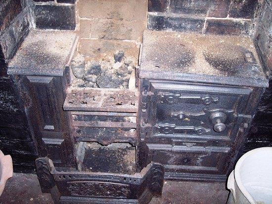 Appraisal: A cast iron stove