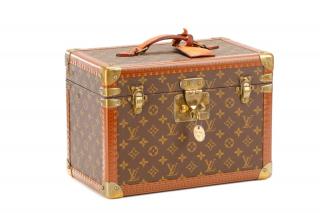 Appraisal: Louis Vuitton Monogram Canvas Toiletry Case Louis Vuitton French founded