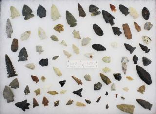 Appraisal: Western States prehistoric lithic artifacts arrowheads points- approximately pcs length