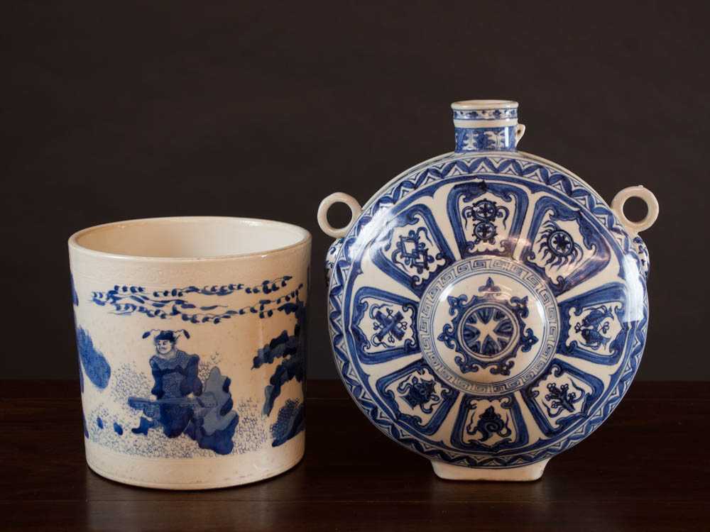 Appraisal: TWO CHINESE BLUE AND WHITE PORCELAIN VESSELS moon flask vase