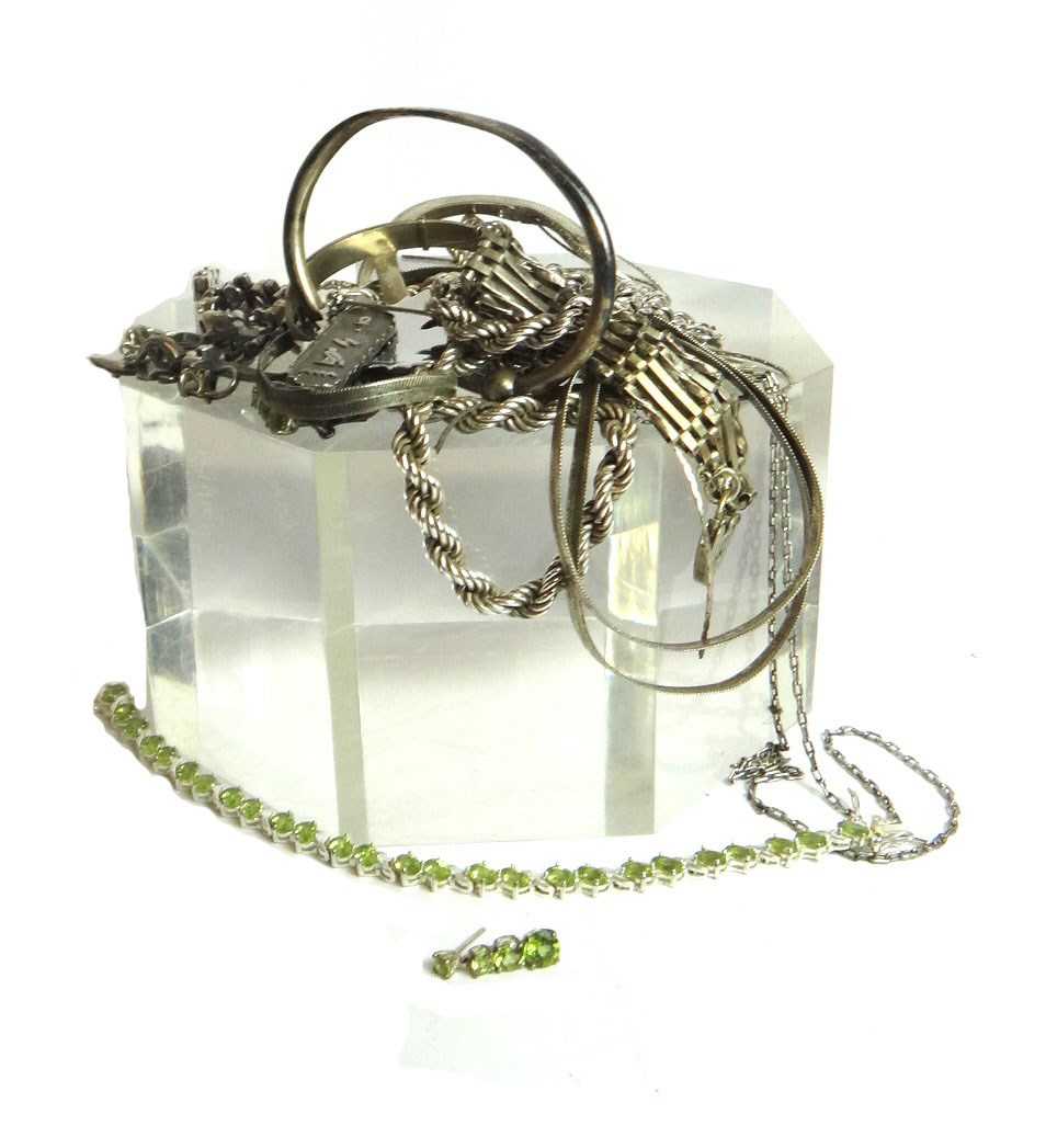 Appraisal: Mostly silver jewellery comprising a peridot bracelet a pair of