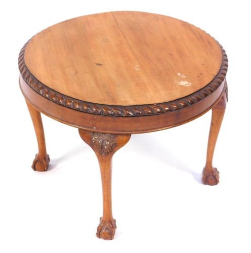 Appraisal: A Georgian style mahogany circular occasional table raised on leaf