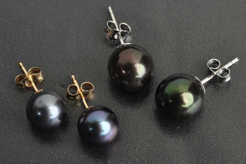 Appraisal: Lot of Pairs of Black Pearl Earrings Description Includes one