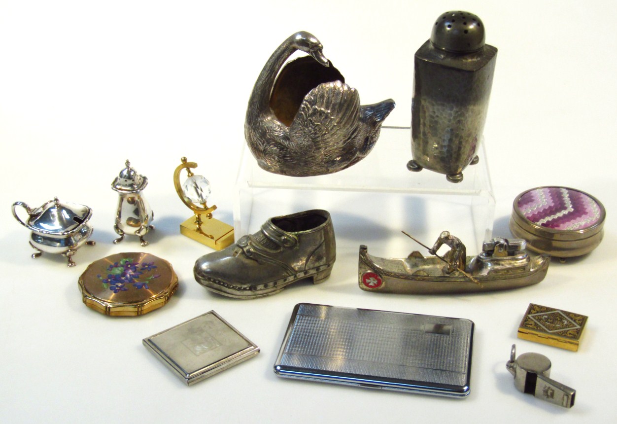 Appraisal: Various collectables etc Japanese boat table lighter cm wide chrome