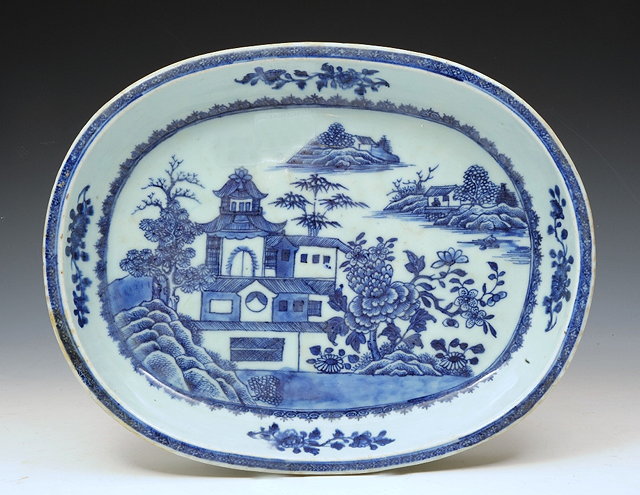 Appraisal: A CHINESE OVAL BLUE AND WHITE PORCELAIN DISH with late