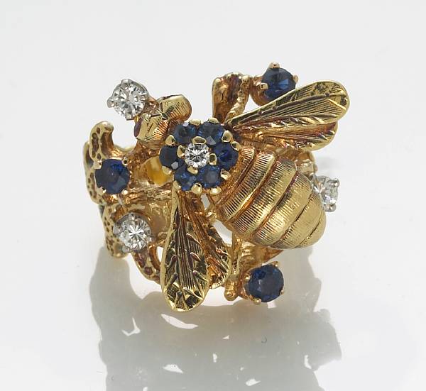 Appraisal: A sapphire diamond and k gold fly motif ring size