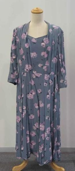 Appraisal: Day dress in floral printed grey rayon circa Provenance Peter