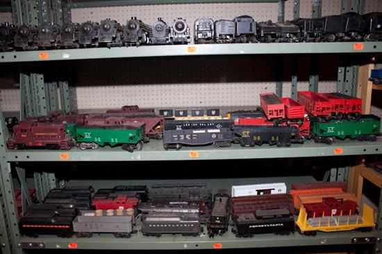 Appraisal: Assorted Lionel metal bodied plastic locomotives and a large assortment