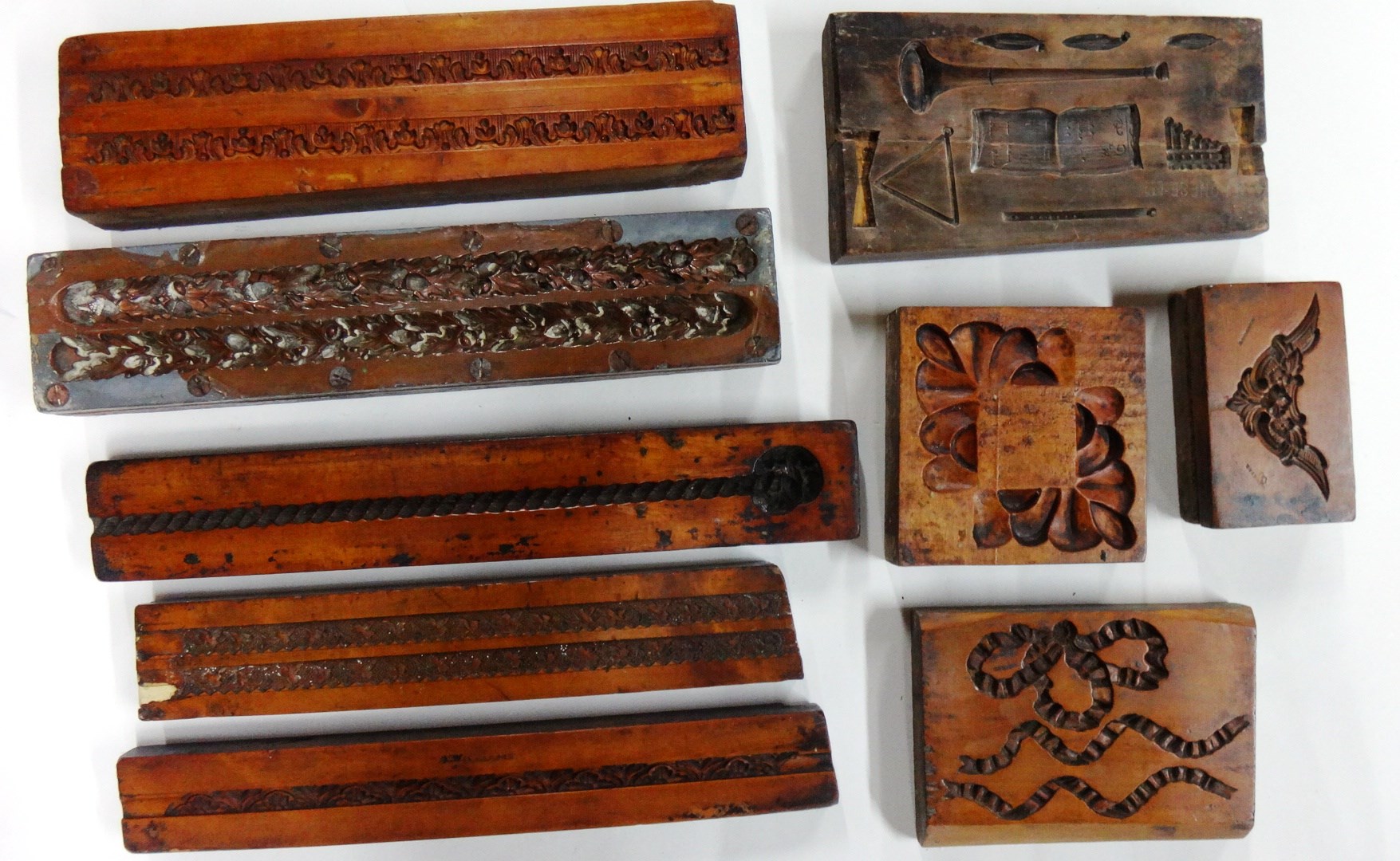 Appraisal: A group of nine th century English boxwood framing moulds