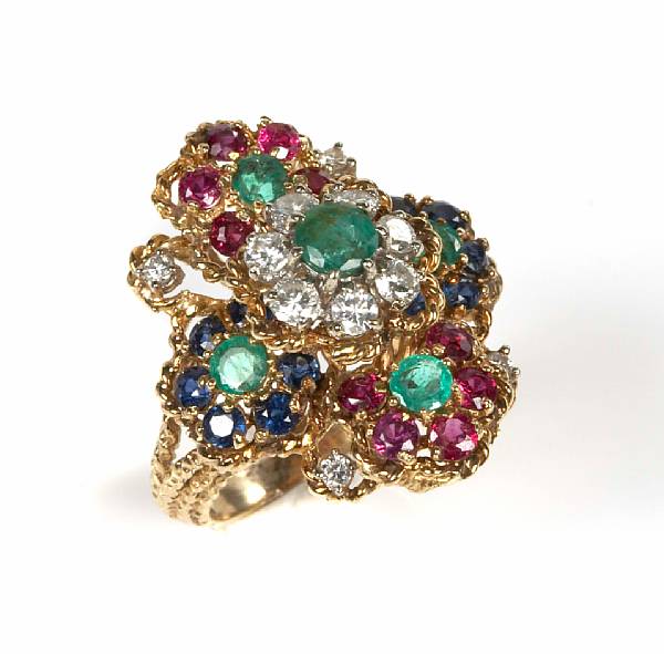 Appraisal: A gem-set diamond and gold floral cluster ring grs gross