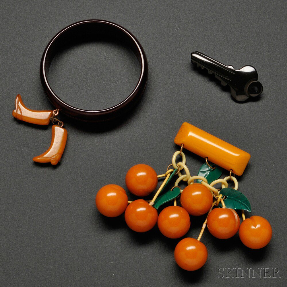 Appraisal: Three Bakelite Jewelry Items United States early th century A