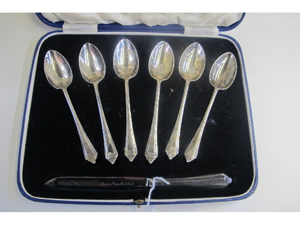 Appraisal: Cased set of six silver grapefruit spoons with pairing knife