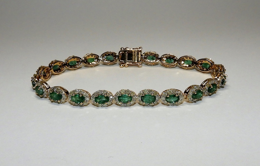 Appraisal: FINE LADY'S EMERALD DIAMOND K GOLD BRACELET United States ContemporaryApproximately