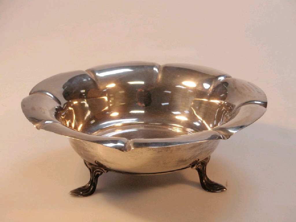 Appraisal: An Edward VII silver presentation bowl circular with an everted